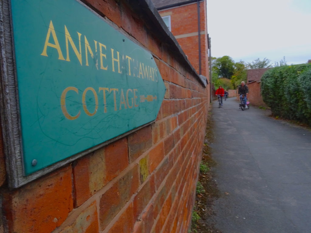 Path To Anne Hathaways Cottage