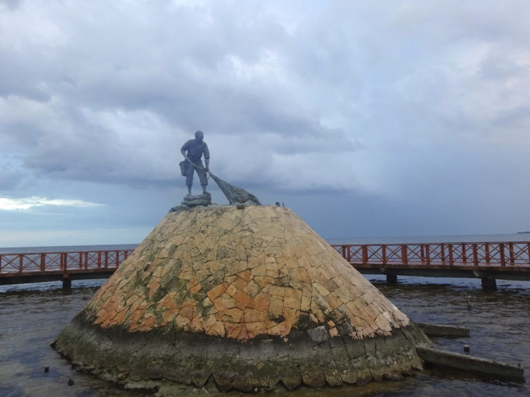 I Really Liked Te Fisherman Statue
